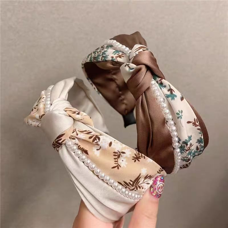 Good Floral & Wedding Decor Supply - Opaska z kwiatami i motywem czaszki